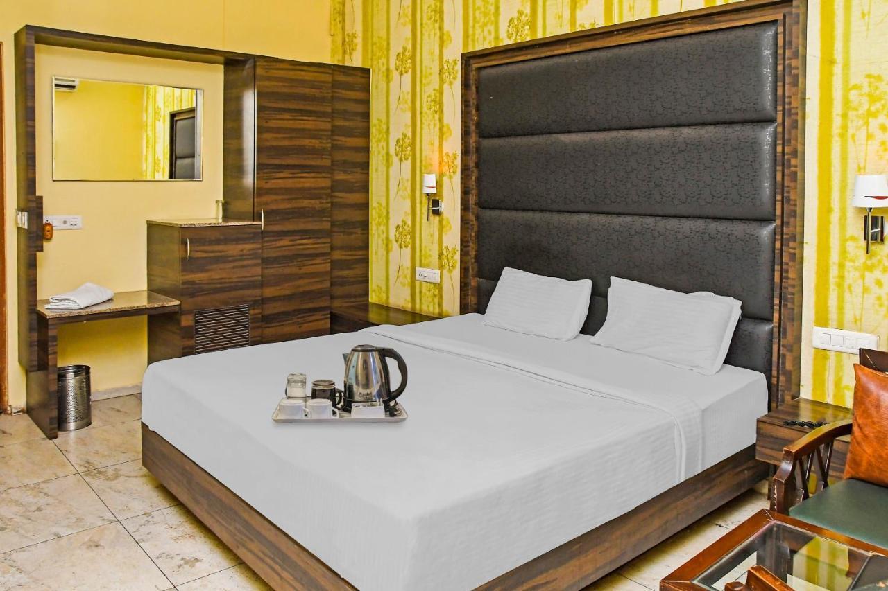 Townhouse 900 Hotel Surya Palace Bhilai Eksteriør billede
