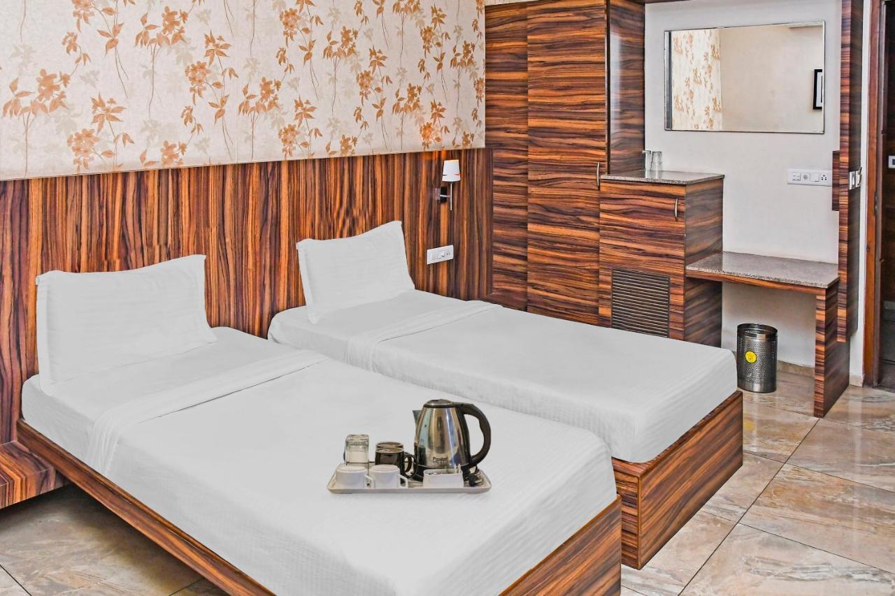 Townhouse 900 Hotel Surya Palace Bhilai Eksteriør billede